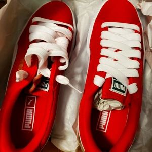 Red/White size 4 Puma